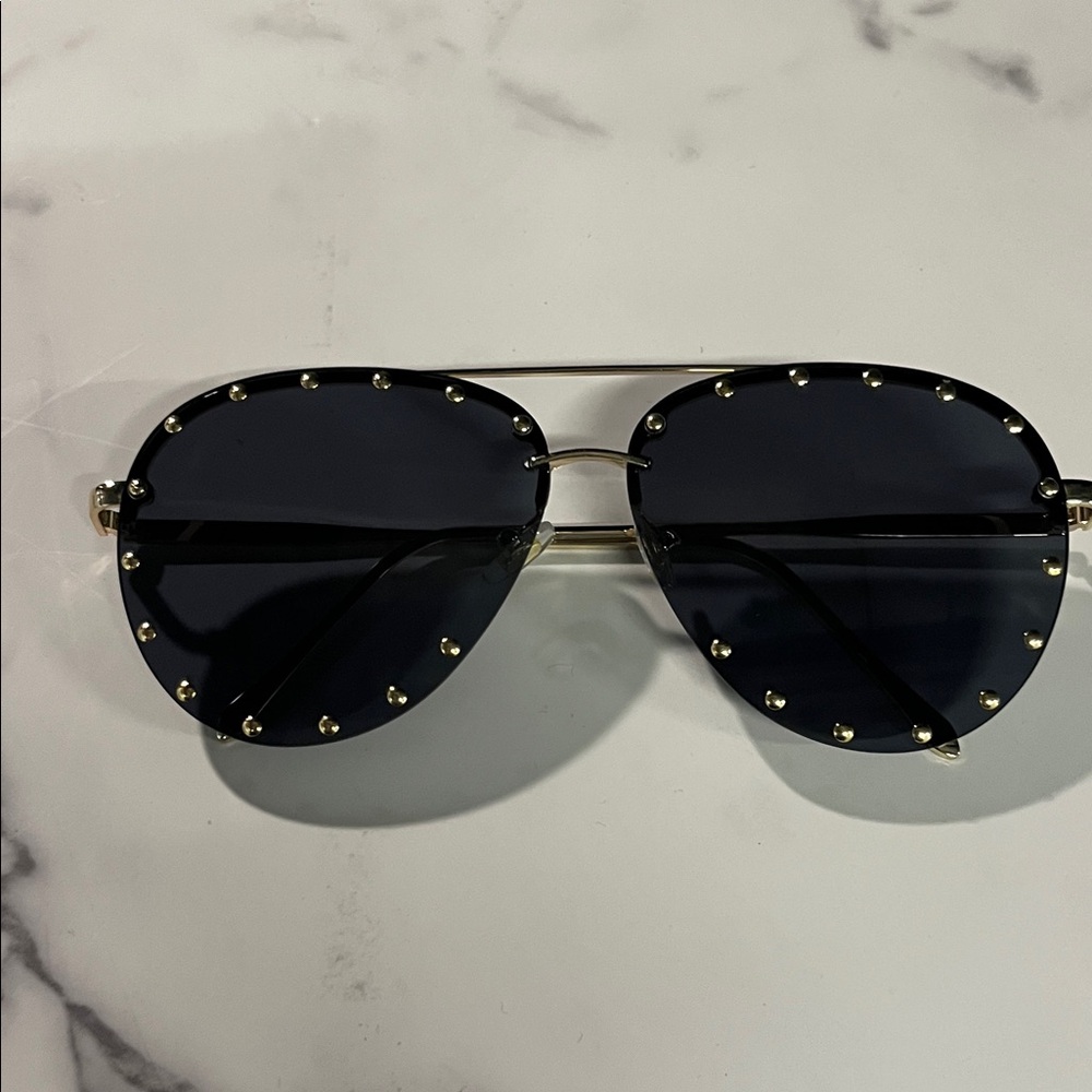 Elegant Black Studded Aviator Sunglasses